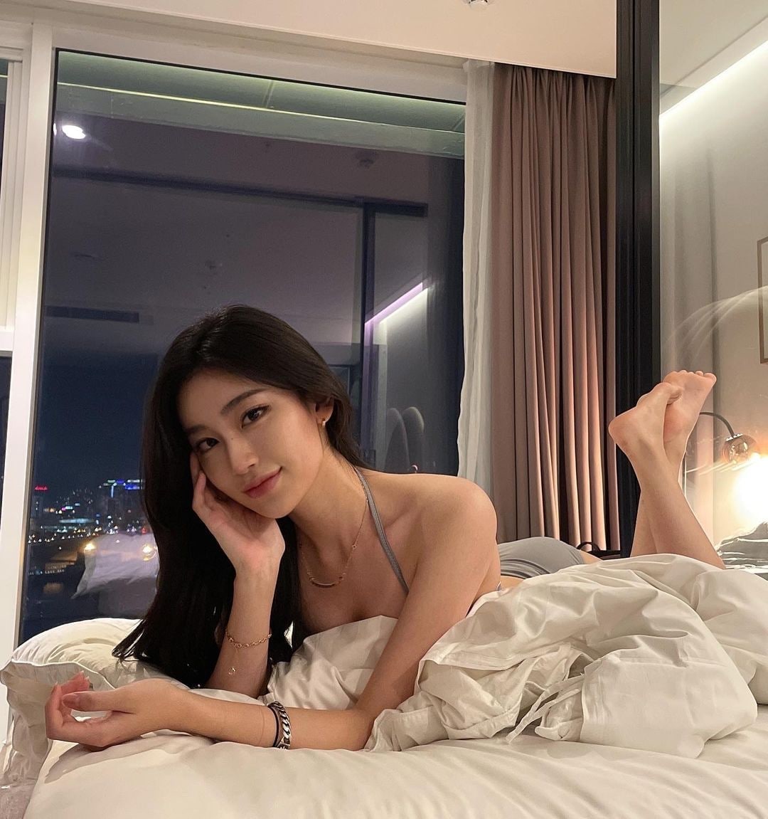 加Gleezy：k66099前凸後翹的完美身材太火辣 巨乳妹的「男友...